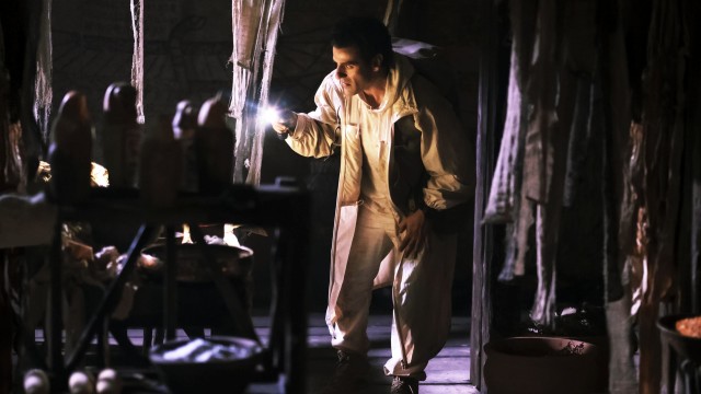 Click to watch 'The Tomb' (popup) Moon Knight